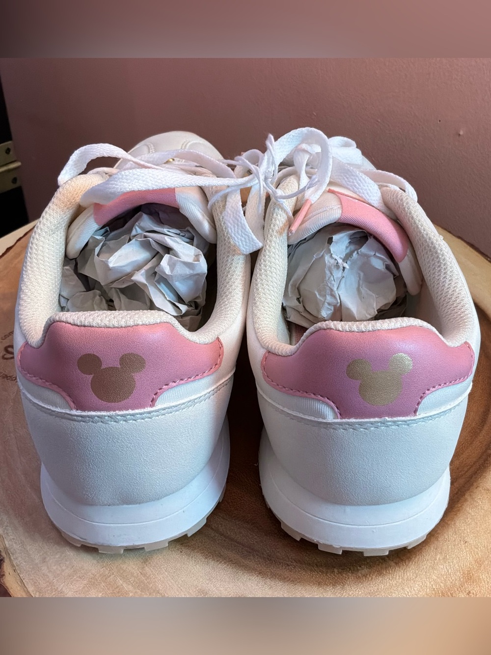 🌙✨🏷️ Disney Mickey Mouse Sneakers Pink & White Gold Accents Size 8 - Picture 7 of 9
